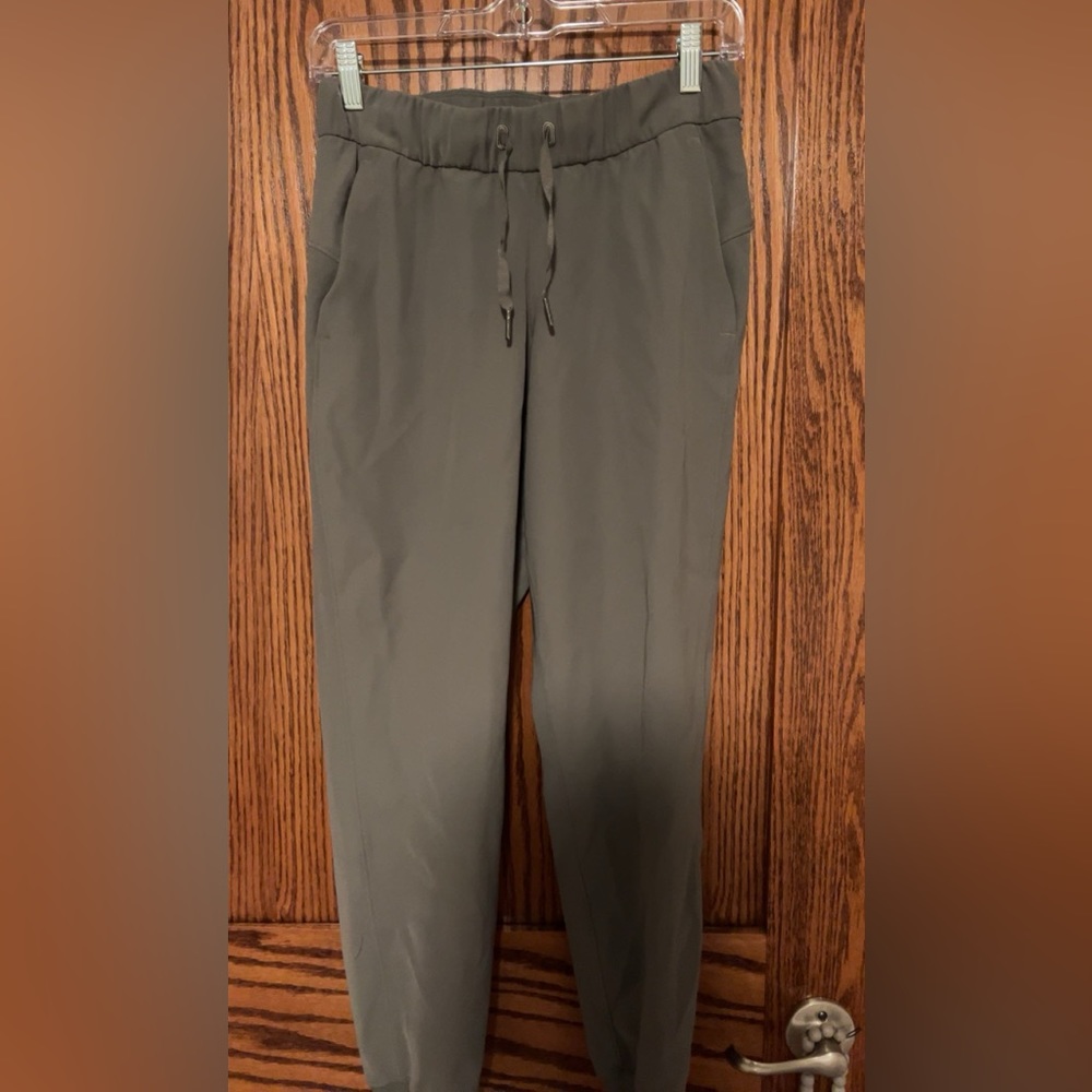 Lulu joggers